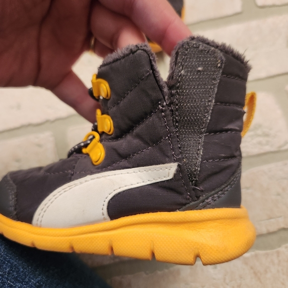 Puma Infant Soft Boot Dark Grey and Yellow Warm Fleece Lined Size 5C - Picture 4 of 10